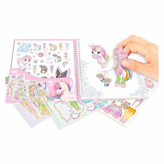 Ylvi Dress Me Up Stickerboek