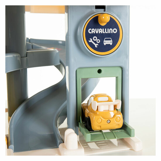 Cavallino Luxe Garage met Auto&#039;s Pastelkleuren