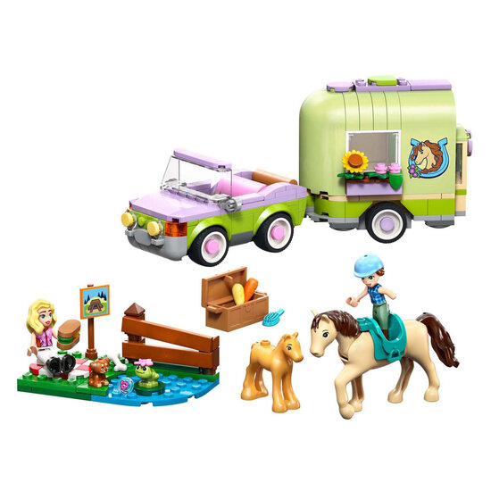 LEGO Friends 42695 Trailer met paard en veulen