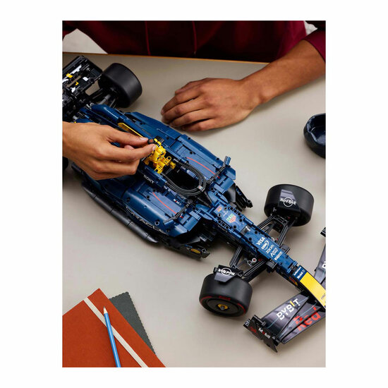 LEGO Technic 42206 Oracle Red Bull Racing RB20 F1 auto - Foto 14