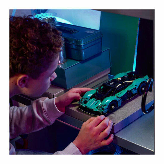 LEGO Technic 42208 Aston Martin Valkyrie - Foto 14
