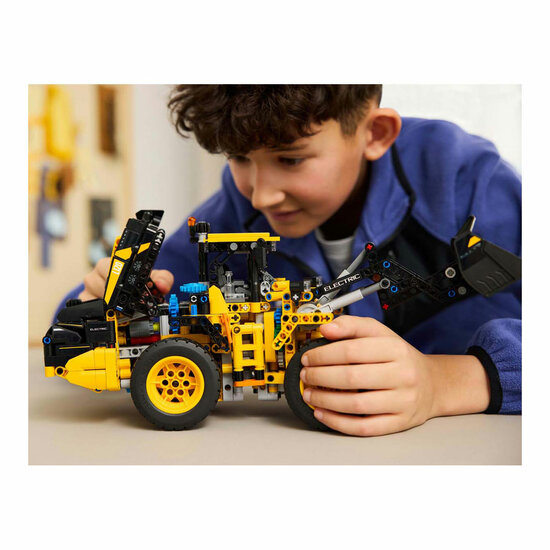 LEGO Technic 42209 Volvo L120 Electric Wiellader - Foto 12