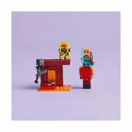 LEGO Minecraft 21266 De Lavastrijd in de Nether - Foto 11